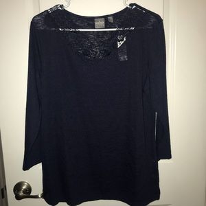 BNWT split neck knit top with flower detail Large